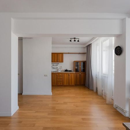 Ferienwohnung Saryan Retreat Balcony Bliss Self-Checkin Keygo 36 Erivan Exterior foto